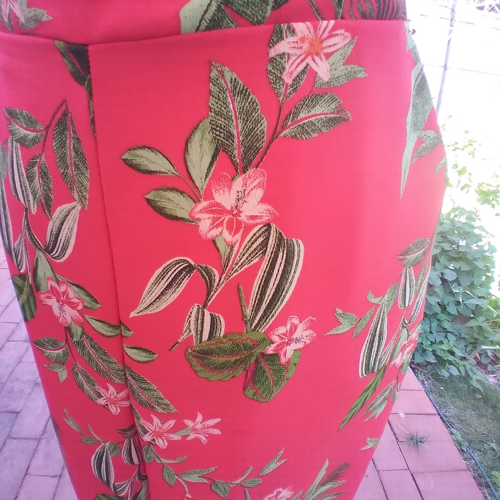 💥Red Floral Wide Leg Crop Pants😲 - Picture 3 of 10